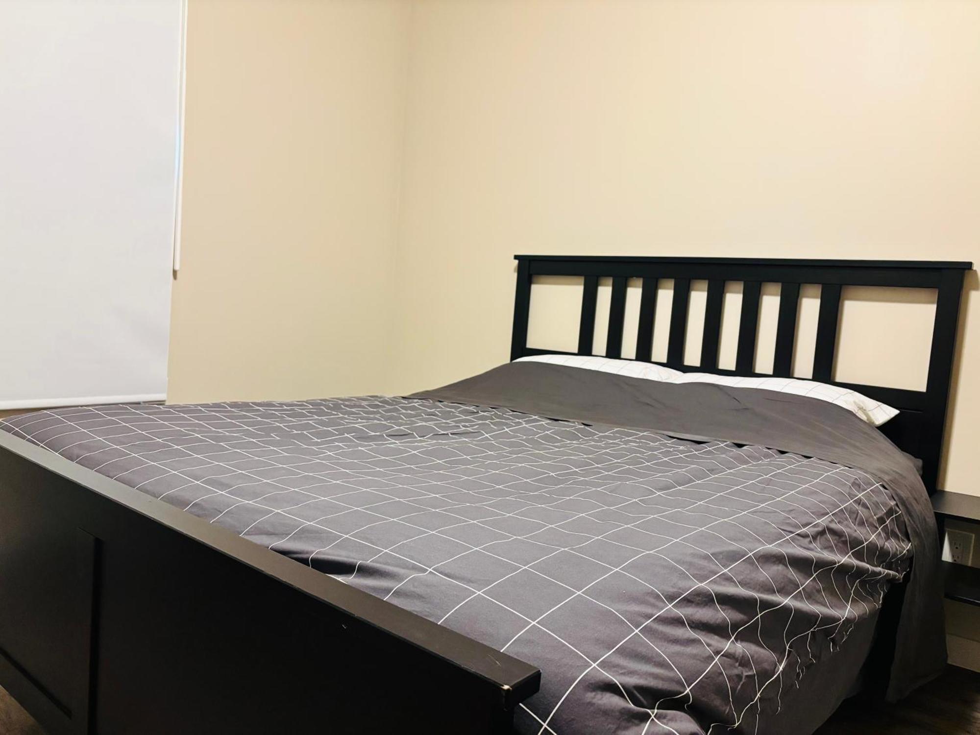 Main Floor 1 Bedroom With Parking Calgary