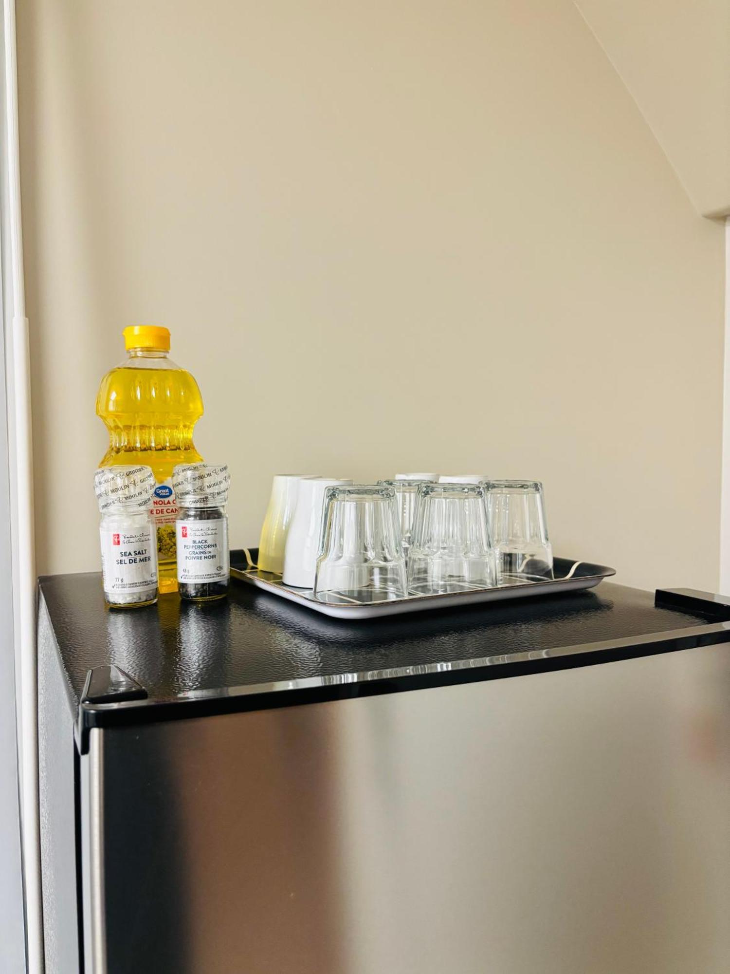 Main Floor 1 Bedroom With Parking Apartment Calgary